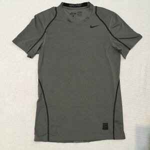Nike Pro Dri Fit Fitted Short Sleeve Athletic‎ Training Shirt Men's Size S Gray